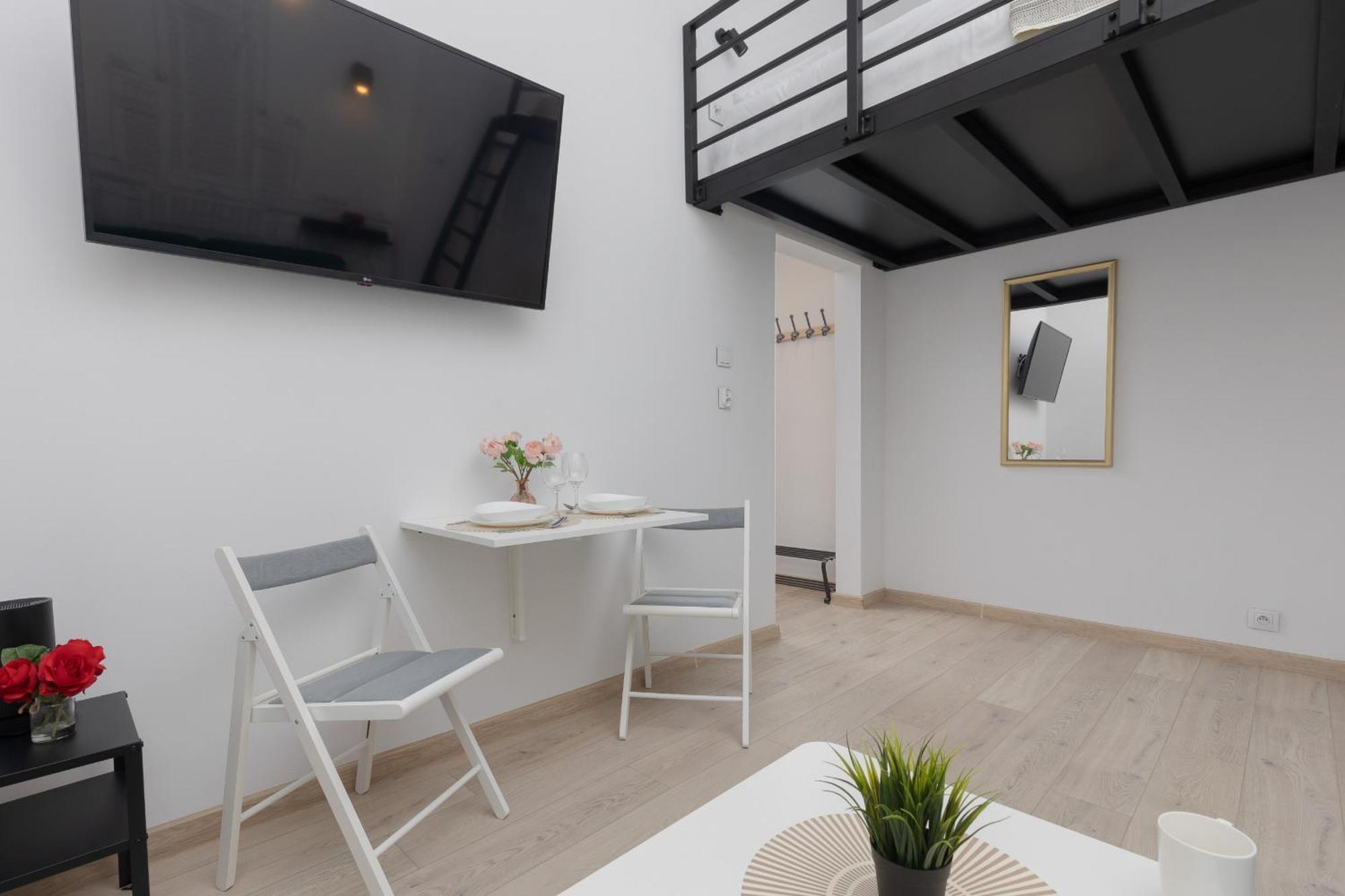 Aleja Wyzwolenia Studio with Mezzanine Warsaw Downtown by Noclegi Renters ภายนอก รูปภาพ